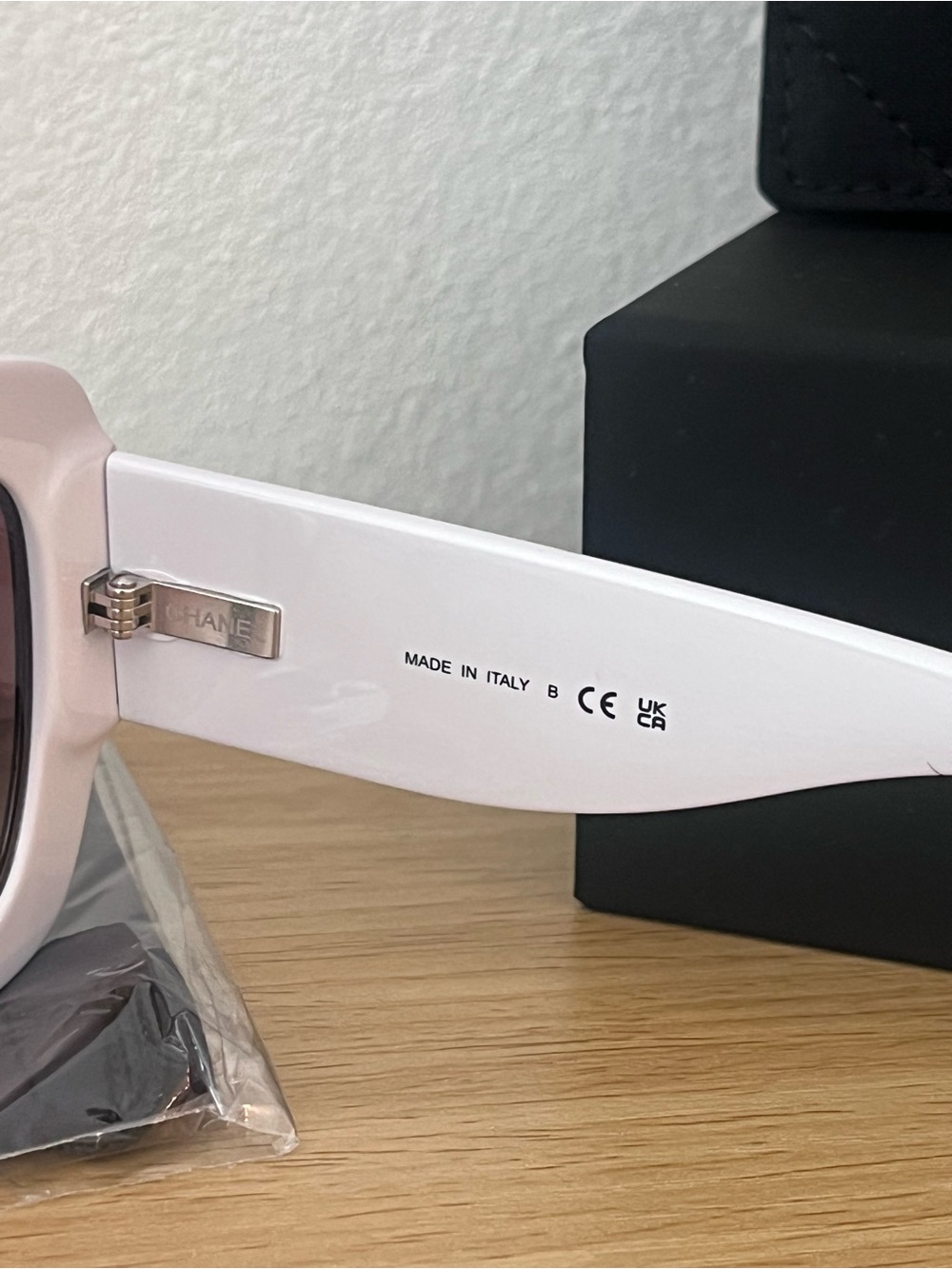 NWT CHANEL Sunglasses ch6059 - Picture 5 of 7